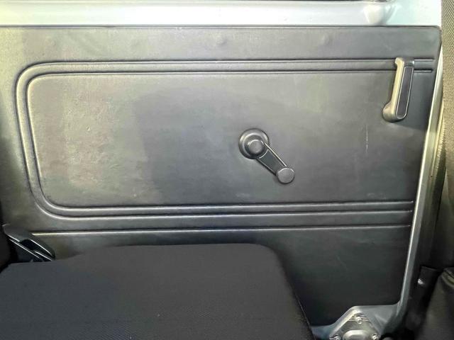 ハイゼットカーゴ 　４ＷＤ　軽バン　ＡＴ　両側スライドドア　アイドリングストップ　エアコン　パワーステアリング　パワーウィンドウ　運転席エアバッグ　助手席エアバッグ（39枚目）