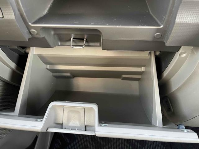 タント Ｘスペシャル　スライドドア　キーレスエントリー　ベンチシート　ＣＶＴ　盗難防止システム　ＡＢＳ　ＣＤ　アルミホイール　衝突安全ボディ　エアコン　パワーステアリング　パワーウィンドウ　運転席エアバッグ（10枚目）