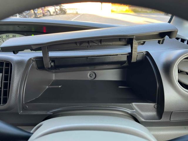 タント Ｘスペシャル　スライドドア　キーレスエントリー　ベンチシート　ＣＶＴ　盗難防止システム　ＡＢＳ　ＣＤ　アルミホイール　衝突安全ボディ　エアコン　パワーステアリング　パワーウィンドウ　運転席エアバッグ（11枚目）