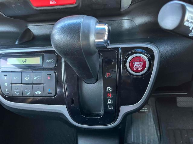発進時や後退時に必ず操作するレバーです。操作のしやすさが肝になってきます。ぜひ一度体感してください。