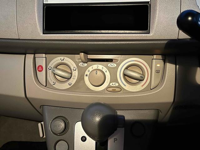 ステラ Ｌ　４ＷＤ　キーレスエントリー　電動格納ミラー　ベンチシート　ＣＶＴ　盗難防止システム　ＣＤ　アルミホイール　衝突安全ボディ　エアコン　パワーステアリング　パワーウィンドウ　運転席エアバッグ（5枚目）