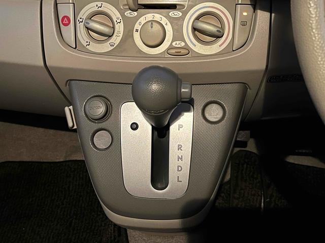 ステラ Ｌ　４ＷＤ　キーレスエントリー　電動格納ミラー　ベンチシート　ＣＶＴ　盗難防止システム　ＣＤ　アルミホイール　衝突安全ボディ　エアコン　パワーステアリング　パワーウィンドウ　運転席エアバッグ（6枚目）