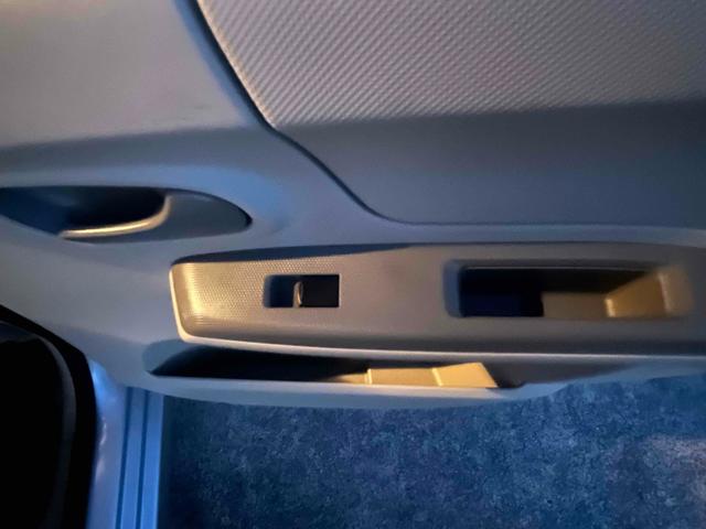 ステラ Ｌ　４ＷＤ　キーレスエントリー　電動格納ミラー　ベンチシート　ＣＶＴ　盗難防止システム　ＣＤ　アルミホイール　衝突安全ボディ　エアコン　パワーステアリング　パワーウィンドウ　運転席エアバッグ（39枚目）