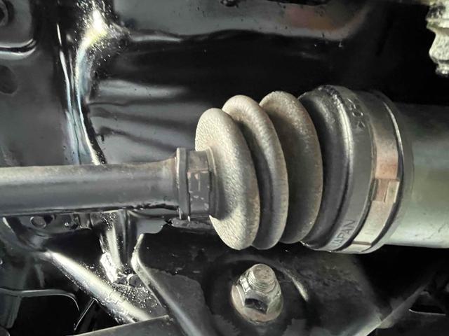 ステラ Ｌ　４ＷＤ　キーレスエントリー　電動格納ミラー　ベンチシート　ＣＶＴ　盗難防止システム　ＣＤ　アルミホイール　衝突安全ボディ　エアコン　パワーステアリング　パワーウィンドウ　運転席エアバッグ（67枚目）