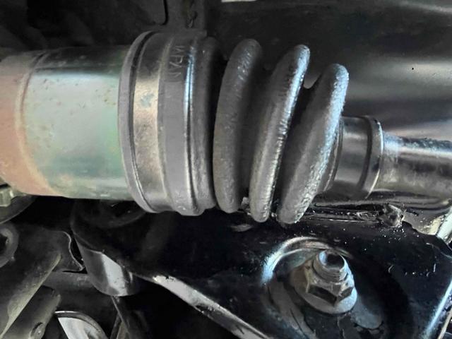 ステラ Ｌ　４ＷＤ　キーレスエントリー　電動格納ミラー　ベンチシート　ＣＶＴ　盗難防止システム　ＣＤ　アルミホイール　衝突安全ボディ　エアコン　パワーステアリング　パワーウィンドウ　運転席エアバッグ（73枚目）