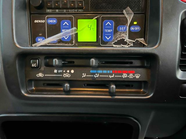 ハイゼットトラック 　４ＷＤ　ＭＴ　アルミホイール　エアコン　パワーウィンドウ　運転席エアバッグ（5枚目）