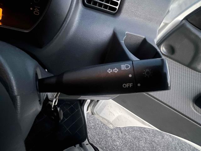 ハイゼットトラック 　４ＷＤ　ＭＴ　アルミホイール　エアコン　パワーウィンドウ　運転席エアバッグ（6枚目）