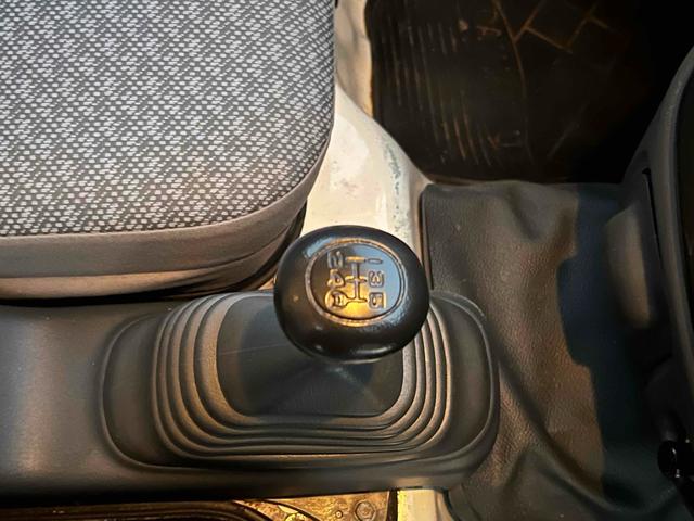 ハイゼットトラック 　４ＷＤ　ＭＴ　アルミホイール　エアコン　パワーウィンドウ　運転席エアバッグ（10枚目）