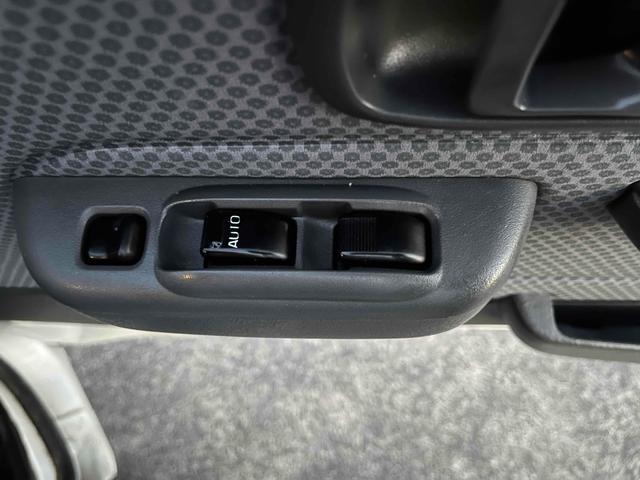 ハイゼットトラック 　４ＷＤ　ＭＴ　アルミホイール　エアコン　パワーウィンドウ　運転席エアバッグ（11枚目）