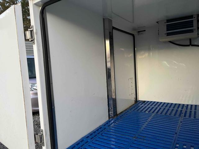 ハイゼットトラック 　４ＷＤ　ＭＴ　アルミホイール　エアコン　パワーウィンドウ　運転席エアバッグ（19枚目）