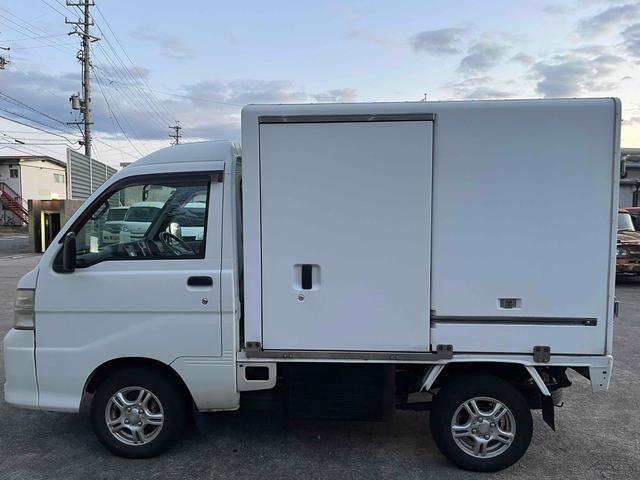 ハイゼットトラック 　４ＷＤ　ＭＴ　アルミホイール　エアコン　パワーウィンドウ　運転席エアバッグ（24枚目）