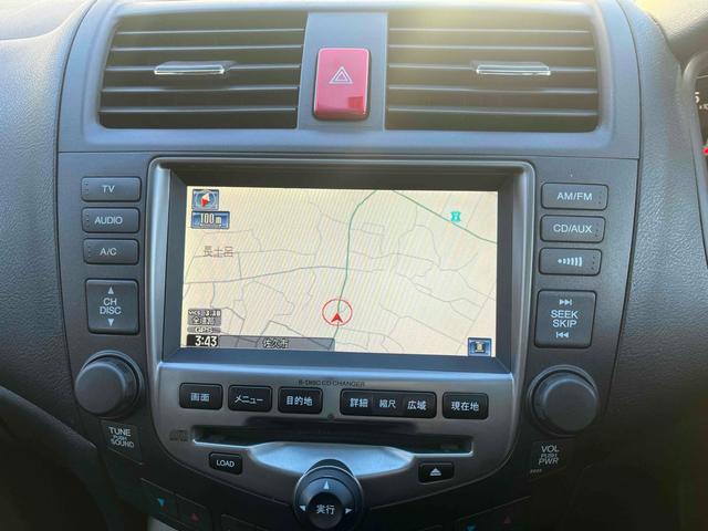 ヌエラ 　ドライブレコーダー　ＥＴＣ　バックカメラ　ナビ　アルミホイール　オートライト　ＡＴ　シートヒーター　電動格納ミラー　ＣＤ　ミュージックプレイヤー接続可　エアコン　パワーウィンドウ　運転席エアバッグ（4枚目）