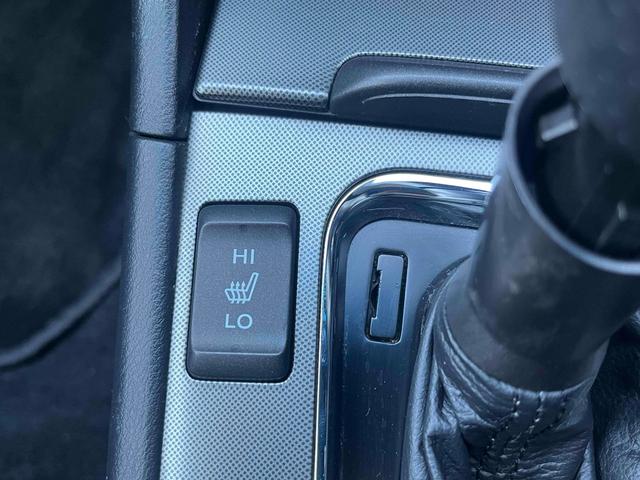 ヌエラ 　ドライブレコーダー　ＥＴＣ　バックカメラ　ナビ　アルミホイール　オートライト　ＡＴ　シートヒーター　電動格納ミラー　ＣＤ　ミュージックプレイヤー接続可　エアコン　パワーウィンドウ　運転席エアバッグ（11枚目）