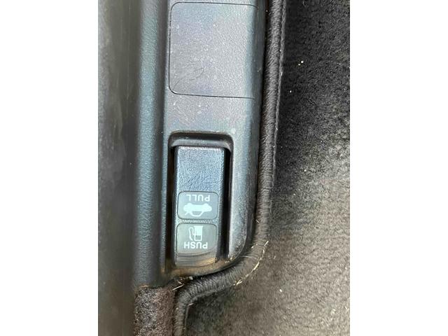 ヌエラ 　ドライブレコーダー　ＥＴＣ　バックカメラ　ナビ　アルミホイール　オートライト　ＡＴ　シートヒーター　電動格納ミラー　ＣＤ　ミュージックプレイヤー接続可　エアコン　パワーウィンドウ　運転席エアバッグ（40枚目）