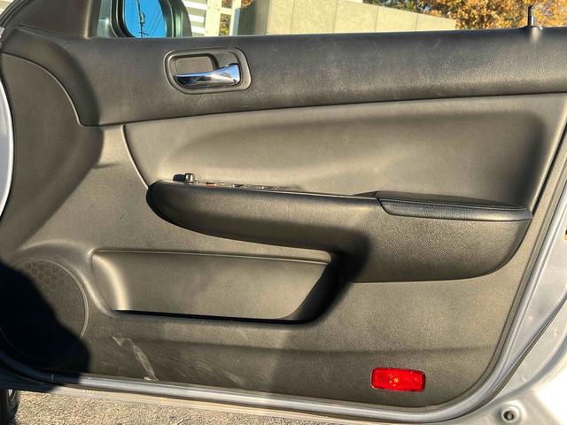 ヌエラ 　ドライブレコーダー　ＥＴＣ　バックカメラ　ナビ　アルミホイール　オートライト　ＡＴ　シートヒーター　電動格納ミラー　ＣＤ　ミュージックプレイヤー接続可　エアコン　パワーウィンドウ　運転席エアバッグ（41枚目）