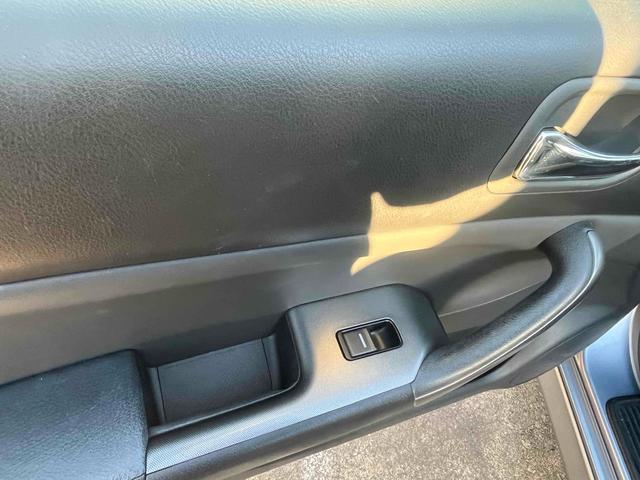 ヌエラ 　ドライブレコーダー　ＥＴＣ　バックカメラ　ナビ　アルミホイール　オートライト　ＡＴ　シートヒーター　電動格納ミラー　ＣＤ　ミュージックプレイヤー接続可　エアコン　パワーウィンドウ　運転席エアバッグ（47枚目）