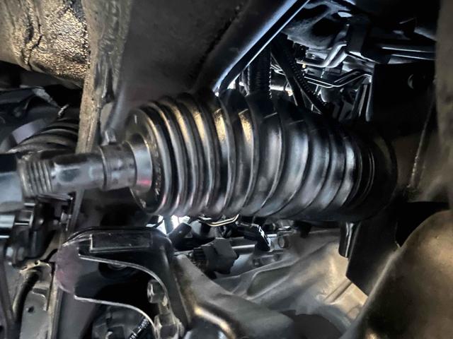 ヌエラ 　ドライブレコーダー　ＥＴＣ　バックカメラ　ナビ　アルミホイール　オートライト　ＡＴ　シートヒーター　電動格納ミラー　ＣＤ　ミュージックプレイヤー接続可　エアコン　パワーウィンドウ　運転席エアバッグ（71枚目）