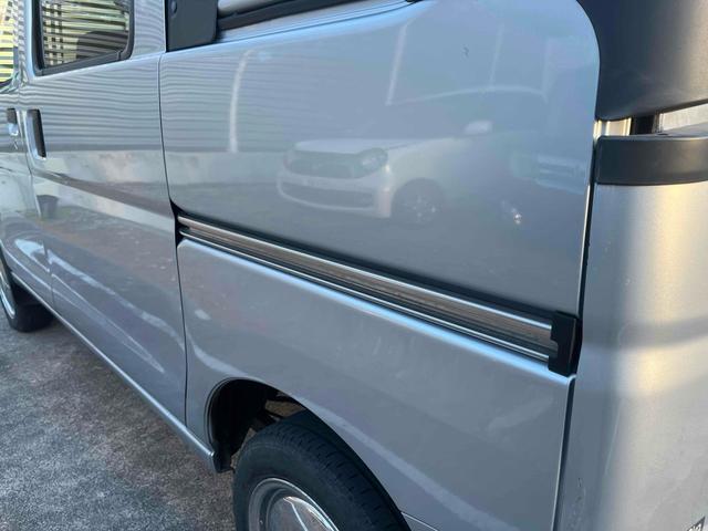 ハイゼットカーゴ 　４ＷＤ　軽バン　ＡＴ　ＥＴＣ　両側スライドドア　エアコン　パワーウィンドウ　運転席エアバッグ　助手席エアバッグ　ＣＤ（11枚目）
