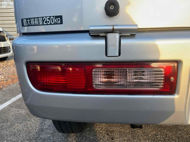 ハイゼットカーゴ 　４ＷＤ　軽バン　ＡＴ　ＥＴＣ　両側スライドドア　エアコン　パワーウィンドウ　運転席エアバッグ　助手席エアバッグ　ＣＤ（17枚目）