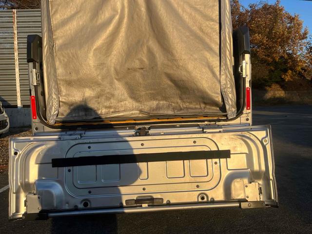 ハイゼットカーゴ 　４ＷＤ　軽バン　ＡＴ　ＥＴＣ　両側スライドドア　エアコン　パワーウィンドウ　運転席エアバッグ　助手席エアバッグ　ＣＤ（21枚目）