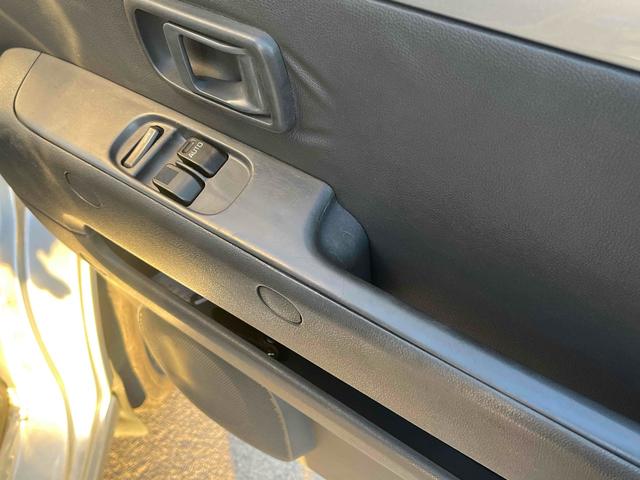 ハイゼットカーゴ 　４ＷＤ　軽バン　ＡＴ　ＥＴＣ　両側スライドドア　エアコン　パワーウィンドウ　運転席エアバッグ　助手席エアバッグ　ＣＤ（35枚目）