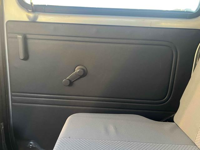ハイゼットカーゴ 　４ＷＤ　軽バン　ＡＴ　ＥＴＣ　両側スライドドア　エアコン　パワーウィンドウ　運転席エアバッグ　助手席エアバッグ　ＣＤ（36枚目）