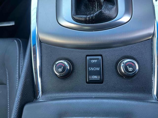 スカイライン ３７０ＧＴ　タイプＰ　ＥＴＣ　バックカメラ　オートクルーズコントロール　ＡＴ　オートライト　ＨＩＤ　スマートキー　電動格納ミラー　シートヒーター　アルミホイール　パワーシート　盗難防止システム　衝突安全ボディ　ＡＢＳ（8枚目）