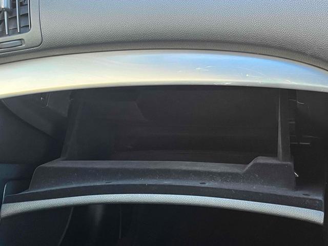 スカイライン ３７０ＧＴ　タイプＰ　ＥＴＣ　バックカメラ　オートクルーズコントロール　ＡＴ　オートライト　ＨＩＤ　スマートキー　電動格納ミラー　シートヒーター　アルミホイール　パワーシート　盗難防止システム　衝突安全ボディ　ＡＢＳ（37枚目）