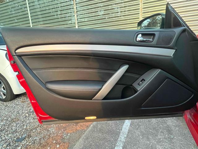 スカイライン ３７０ＧＴ　タイプＰ　ＥＴＣ　バックカメラ　オートクルーズコントロール　ＡＴ　オートライト　ＨＩＤ　スマートキー　電動格納ミラー　シートヒーター　アルミホイール　パワーシート　盗難防止システム　衝突安全ボディ　ＡＢＳ（43枚目）