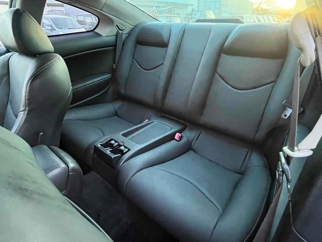 スカイライン ３７０ＧＴ　タイプＰ　ＥＴＣ　バックカメラ　オートクルーズコントロール　ＡＴ　オートライト　ＨＩＤ　スマートキー　電動格納ミラー　シートヒーター　アルミホイール　パワーシート　盗難防止システム　衝突安全ボディ　ＡＢＳ（47枚目）