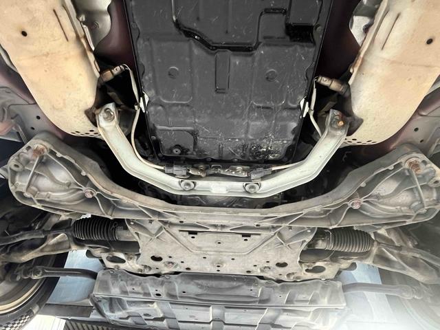 スカイライン ３７０ＧＴ　タイプＰ　ＥＴＣ　バックカメラ　オートクルーズコントロール　ＡＴ　オートライト　ＨＩＤ　スマートキー　電動格納ミラー　シートヒーター　アルミホイール　パワーシート　盗難防止システム　衝突安全ボディ　ＡＢＳ（53枚目）