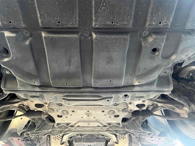 スカイライン ３７０ＧＴ　タイプＰ　ＥＴＣ　バックカメラ　オートクルーズコントロール　ＡＴ　オートライト　ＨＩＤ　スマートキー　電動格納ミラー　シートヒーター　アルミホイール　パワーシート　盗難防止システム　衝突安全ボディ　ＡＢＳ（54枚目）