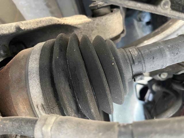 スカイライン ３７０ＧＴ　タイプＰ　ＥＴＣ　バックカメラ　オートクルーズコントロール　ＡＴ　オートライト　ＨＩＤ　スマートキー　電動格納ミラー　シートヒーター　アルミホイール　パワーシート　盗難防止システム　衝突安全ボディ　ＡＢＳ（73枚目）