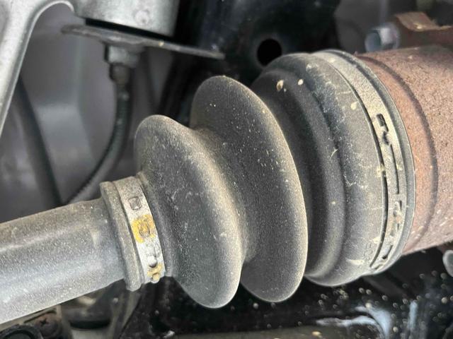 スカイライン ３７０ＧＴ　タイプＰ　ＥＴＣ　バックカメラ　オートクルーズコントロール　ＡＴ　オートライト　ＨＩＤ　スマートキー　電動格納ミラー　シートヒーター　アルミホイール　パワーシート　盗難防止システム　衝突安全ボディ　ＡＢＳ（74枚目）