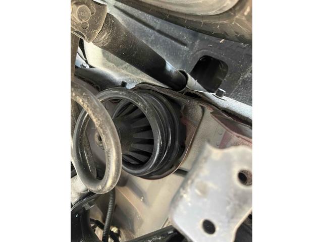 スカイライン ３７０ＧＴ　タイプＰ　ＥＴＣ　バックカメラ　オートクルーズコントロール　ＡＴ　オートライト　ＨＩＤ　スマートキー　電動格納ミラー　シートヒーター　アルミホイール　パワーシート　盗難防止システム　衝突安全ボディ　ＡＢＳ（75枚目）