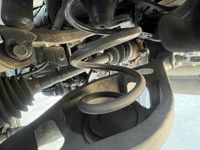 スカイライン ３７０ＧＴ　タイプＰ　ＥＴＣ　バックカメラ　オートクルーズコントロール　ＡＴ　オートライト　ＨＩＤ　スマートキー　電動格納ミラー　シートヒーター　アルミホイール　パワーシート　盗難防止システム　衝突安全ボディ　ＡＢＳ（77枚目）