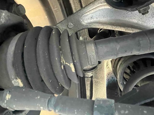 スカイライン ３７０ＧＴ　タイプＰ　ＥＴＣ　バックカメラ　オートクルーズコントロール　ＡＴ　オートライト　ＨＩＤ　スマートキー　電動格納ミラー　シートヒーター　アルミホイール　パワーシート　盗難防止システム　衝突安全ボディ　ＡＢＳ（80枚目）