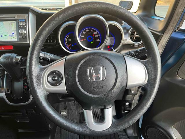 Ｎ－ＢＯＸカスタム Ｇ・Ｌパッケージ　バックカメラ　両側電動スライドドア　ナビ　オートライト　ＨＩＤ　スマートキー　アイドリングストップ　電動格納ミラー　ベンチシート　ＣＶＴ　盗難防止システム　ＡＢＳ　ＥＳＣ　ＣＤ　ＤＶＤ再生　ＵＳＢ（2枚目）