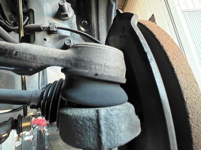 Ｎ－ＢＯＸカスタム Ｇ・Ｌパッケージ　バックカメラ　両側電動スライドドア　ナビ　オートライト　ＨＩＤ　スマートキー　アイドリングストップ　電動格納ミラー　ベンチシート　ＣＶＴ　盗難防止システム　ＡＢＳ　ＥＳＣ　ＣＤ　ＤＶＤ再生　ＵＳＢ（65枚目）