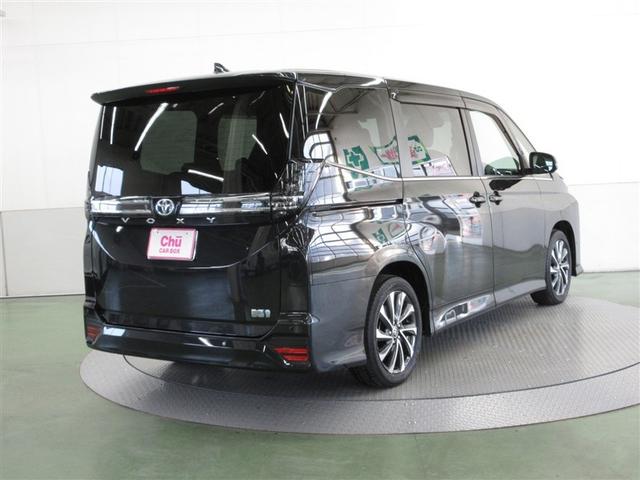 ヴォクシー ハイブリッドＳ－Ｚ　フルセグ　メモリーナビ　ミュージックプレイヤー接続可　バックカメラ　衝突被害軽減システム　ＥＴＣ　両側電動スライド　ＬＥＤヘッドランプ　乗車定員７人　３列シート　ワンオーナー　記録簿（6枚目）
