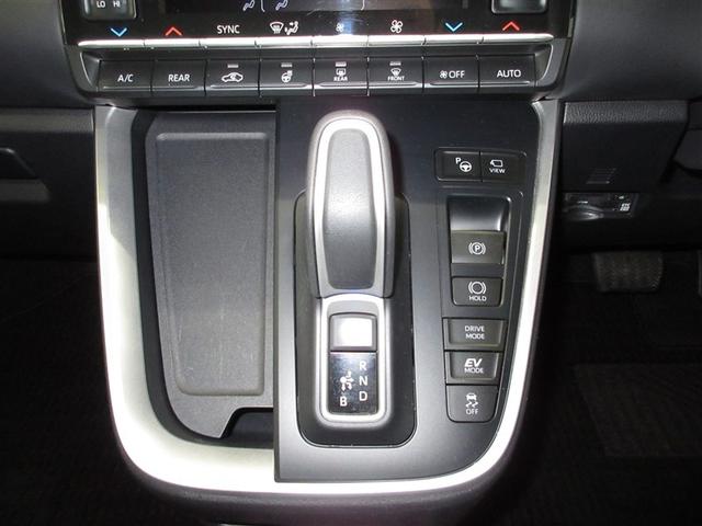 ヴォクシー ハイブリッドＳ－Ｚ　フルセグ　メモリーナビ　ミュージックプレイヤー接続可　バックカメラ　衝突被害軽減システム　ＥＴＣ　両側電動スライド　ＬＥＤヘッドランプ　乗車定員７人　３列シート　ワンオーナー　記録簿（16枚目）