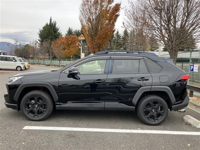 RAV4 アドベンチャー 革シート 4WD ミュージックプレイヤー接続可 バックカメラ 衝突被害軽減システム ETC LEDヘッドランプ 記録簿(4枚目)