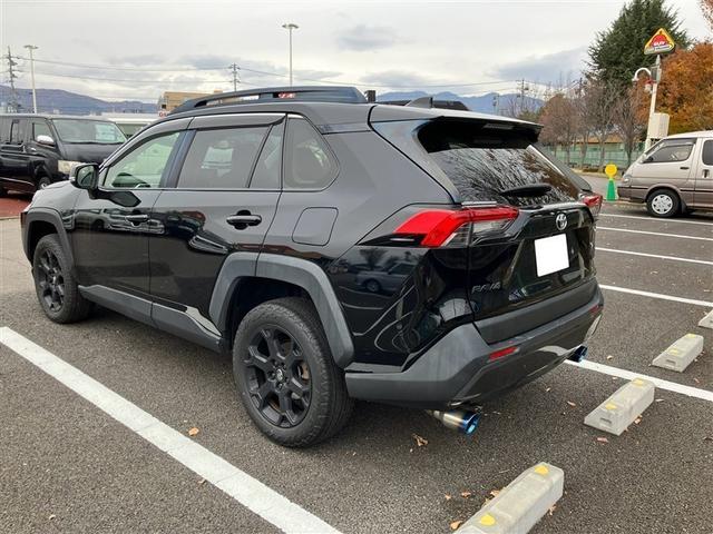 RAV4 アドベンチャー 革シート 4WD ミュージックプレイヤー接続可 バックカメラ 衝突被害軽減システム ETC LEDヘッドランプ 記録簿(5枚目)