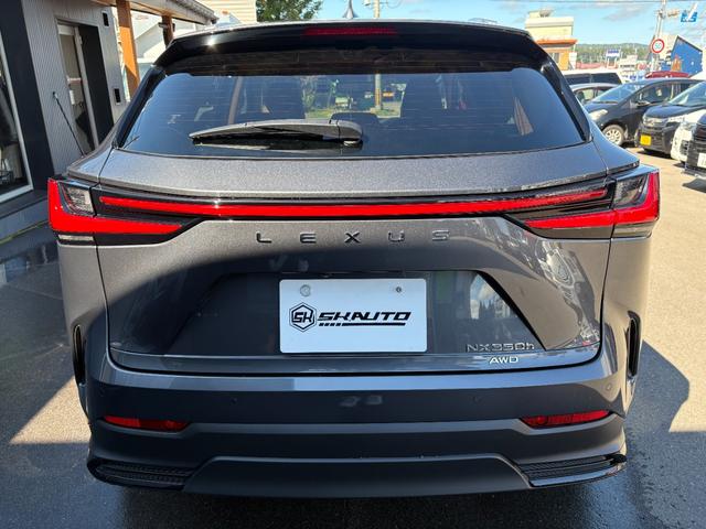 ＮＸ ＮＸ３５０ｈ　バージョンＬ　電動Ｒゲート　ＬＥＤライト　本革　Ｐシート　ＡＣ１００Ｖ　ＥＴＣ　プリクラッシュセーフティ　ＡＷＤ　スマートキー　シートヒーター　オートマチックハイビーム　メモリーナビ　ナビ　シートクーラー（4枚目）