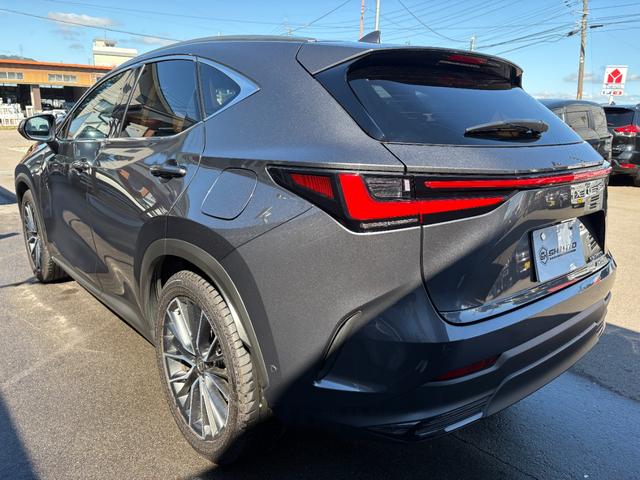 ＮＸ ＮＸ３５０ｈ　バージョンＬ　電動Ｒゲート　ＬＥＤライト　本革　Ｐシート　ＡＣ１００Ｖ　ＥＴＣ　プリクラッシュセーフティ　ＡＷＤ　スマートキー　シートヒーター　オートマチックハイビーム　メモリーナビ　ナビ　シートクーラー（5枚目）