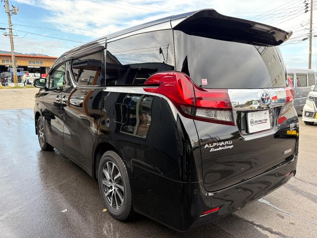 アルファードハイブリッド エグゼクティブラウンジ インテリジェントクリアランスソナー 電動Rゲート シートヒータ 黒革シート ブルーレイ ナビ バックモニタ- USB LEDライト アイドリングストップ 横滑り防止機能 4wd 3列シート Pシート(5枚目)