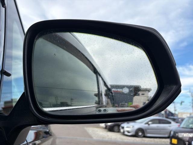 アルファードハイブリッド エグゼクティブラウンジ インテリジェントクリアランスソナー 電動Rゲート シートヒータ 黒革シート ブルーレイ ナビ バックモニタ- USB LEDライト アイドリングストップ 横滑り防止機能 4wd 3列シート Pシート(10枚目)