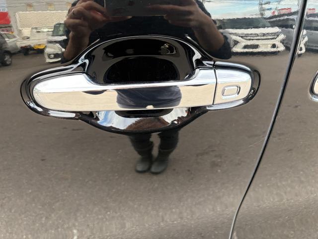 アルファードハイブリッド エグゼクティブラウンジ インテリジェントクリアランスソナー 電動Rゲート シートヒータ 黒革シート ブルーレイ ナビ バックモニタ- USB LEDライト アイドリングストップ 横滑り防止機能 4wd 3列シート Pシート(14枚目)