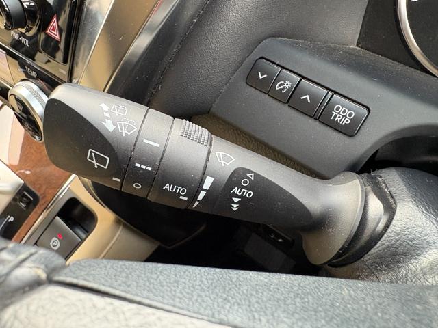 アルファードハイブリッド エグゼクティブラウンジ インテリジェントクリアランスソナー 電動Rゲート シートヒータ 黒革シート ブルーレイ ナビ バックモニタ- USB LEDライト アイドリングストップ 横滑り防止機能 4wd 3列シート Pシート(29枚目)