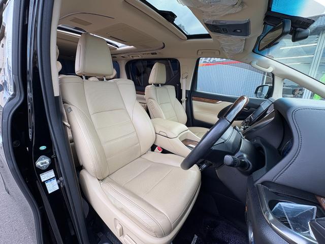 アルファードハイブリッド エグゼクティブラウンジ インテリジェントクリアランスソナー 電動Rゲート シートヒータ 黒革シート ブルーレイ ナビ バックモニタ- USB LEDライト アイドリングストップ 横滑り防止機能 4wd 3列シート Pシート(34枚目)